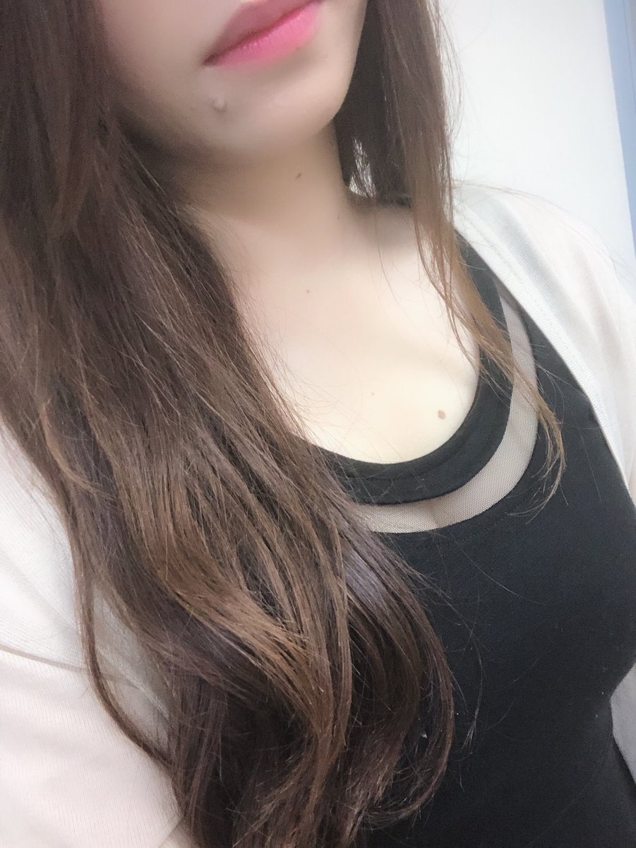 七瀬静香 Janbari Tv Na Twitteru 朝から早起きして髪の毛巻いたのに 雨で既にヨレヨレ W パチスロで元気をもらいましょう 本日はufo豊岡店さんに来店 よくみたら なんかね あざとい写真ね ほこりついてるけど 笑