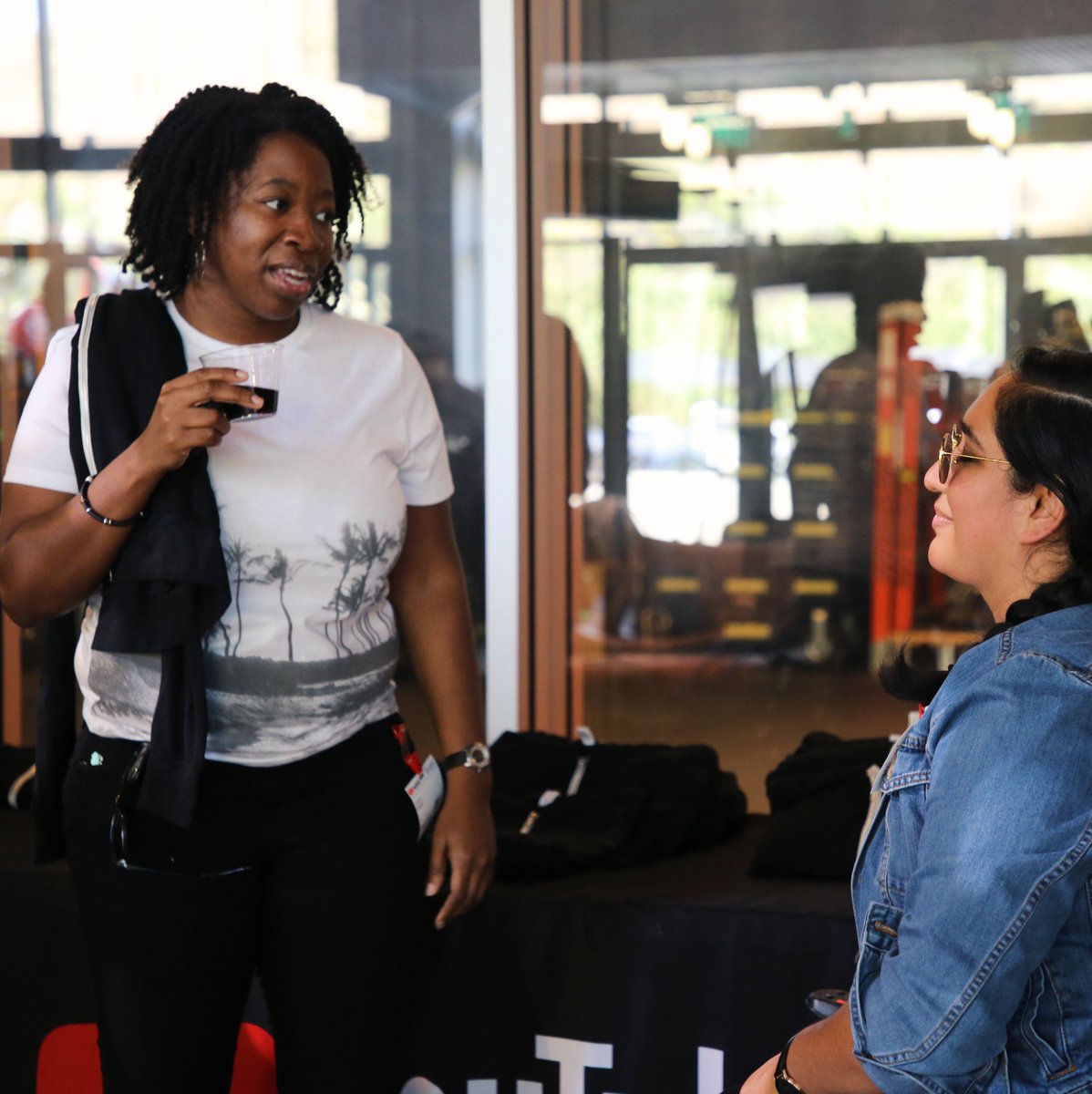 YouTubeSpaceLA's tweet photo. 🌟Happening Today at #YouTubeSpaceLA🌟
The #MakeItQueer all-day web series workshop 🏳️‍🌈 with @ClexaCon &amp; @tellofilms! 
We started the day with camera 📸 &amp; lighting 💡workshops then took folx into a panel dedicated to the art of distribution! Now? A little happy hour. Cheers! 🍻 https://t.co/ZnpZftWCnE