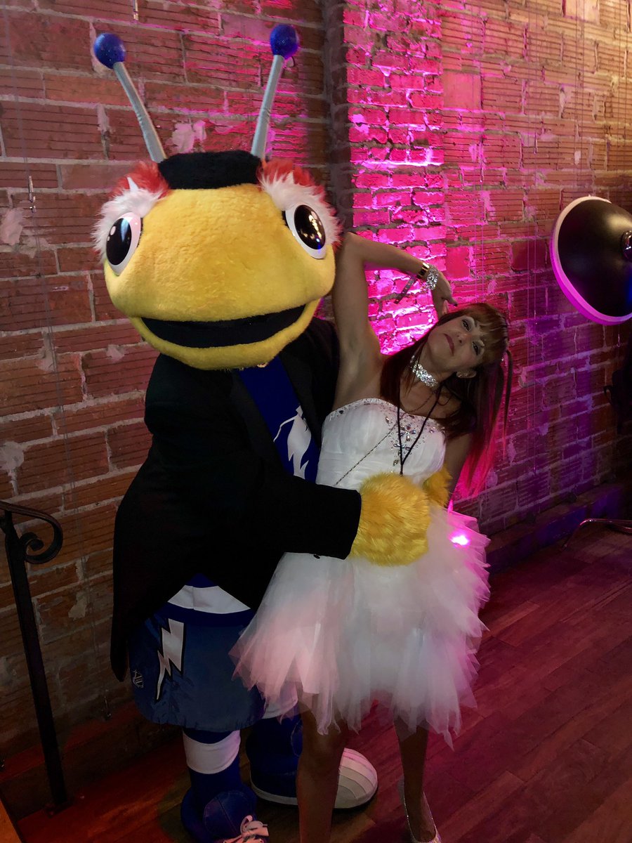 ThunderBugTBL's tweet photo. The @AppleADay4Kids 90โs Prom was totally banginโ! I sure hope that me and @RadioDanielle win prom king๐คด and queen๐ธ(sorry @DrewOnTheRadio, but iโm sure youโll come in a close second)!!! >:) #GoBolts #Prom #LookinGood https://t.co/TQr4T7BDc6