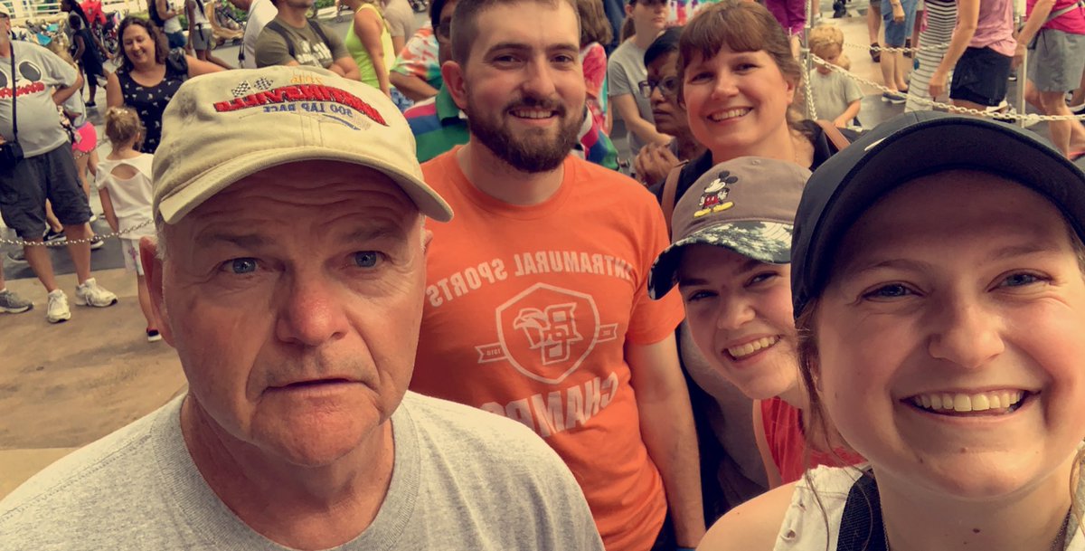 katrobi21's tweet photo. Happiest place on Earth... even if I am sick with a double ear infection and sinus infection 😊🤙🏻 https://t.co/UC8JuPB7TE