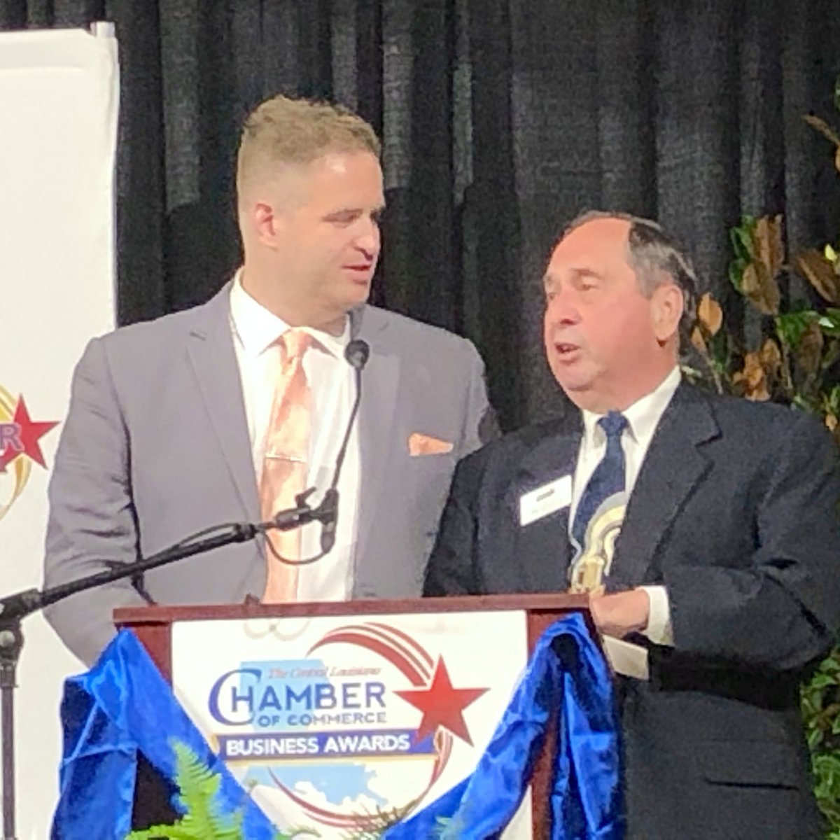 jimmysawtelle's tweet photo. KSYL’s @MATTDUNN_radio & Jim Leggett open #Bizzy2019 with a bang. They introduce Masters Of Ceremony, @Alexlaconnects Mayor Jeffrey Hall and @PinevilleDDD Mayor Clarence Fields. The first award, presented by @EnglandAirpark’s Sandra McQuain, goes to @rickbrewer and @LA_College. https://t.co/yx0S4RYbSQ