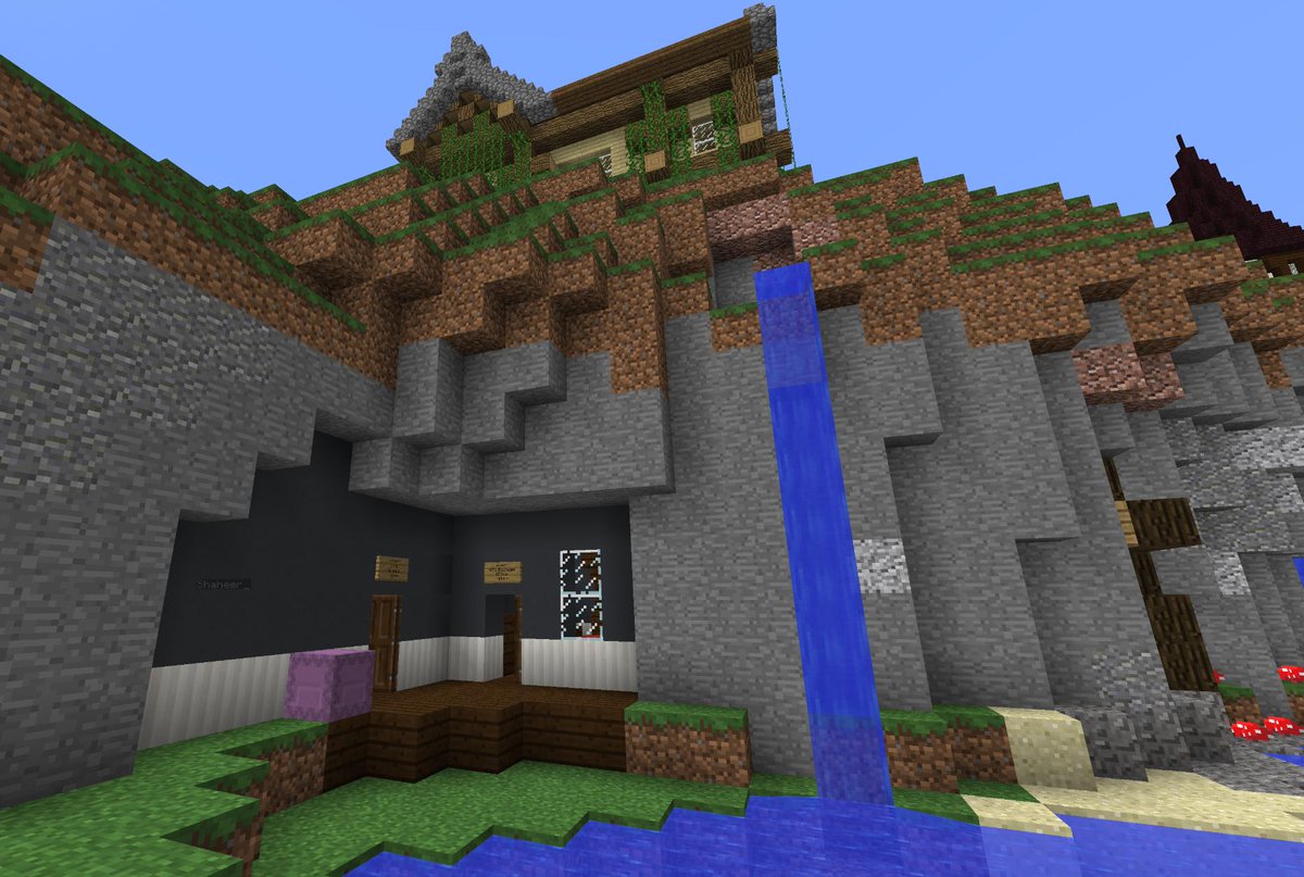 SurviveWithUsMC's tweet image. Hey Survivors! Check out _YV_'s house! He went for a top house with a mountain retreat. This is looking sweet YV, keep up the good work! Let him know what you think of his base next time you're on!😉 #Minecraft @SurviveWithUsMC #Playerbuilds
