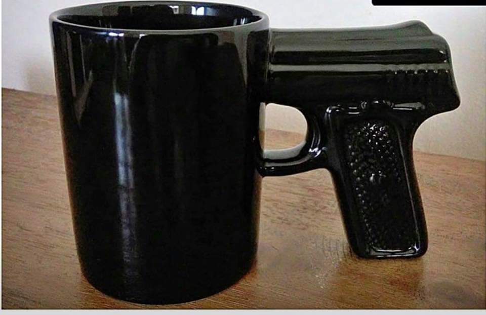 TijuanaRulz's tweet photo. Cuando un sinaloense te invita a tomar café a su casa. https://t.co/GidMAuzXNk
