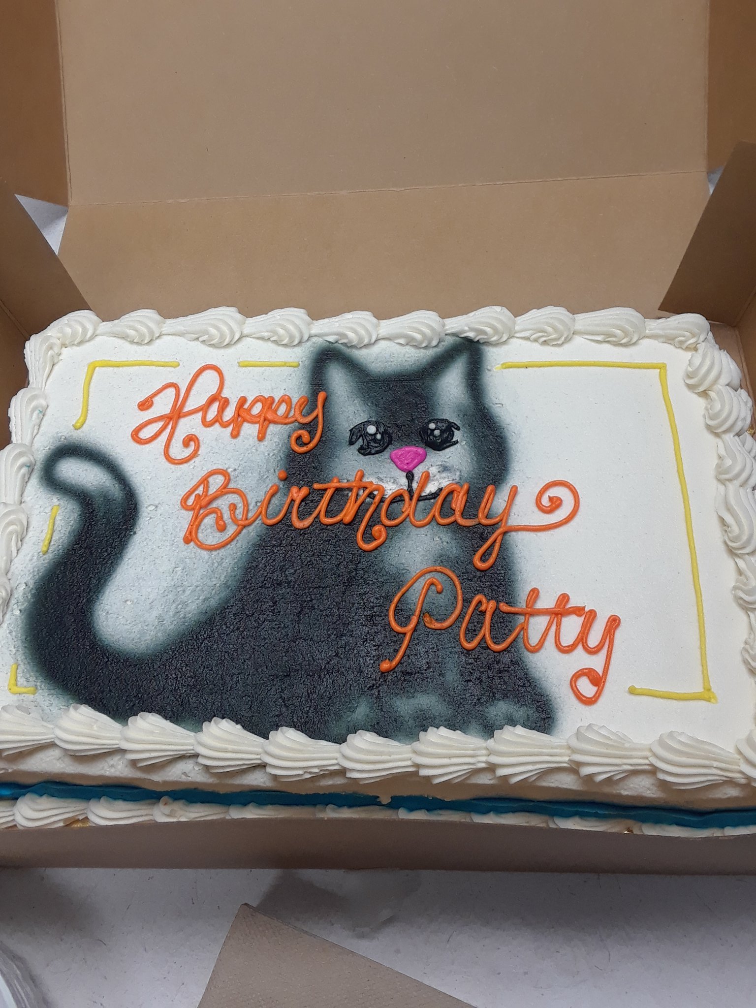  Happy birthday King DIAMOND!! My birthday cake my coworkers got for me today!! 