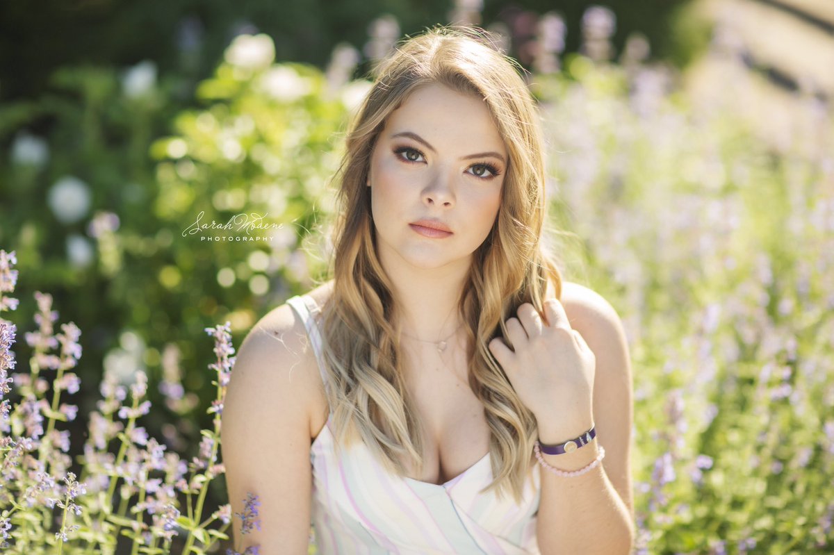 SarahModene's tweet image. Omg... @CaleighInstone, your senior pics are 💥🔥 I’M OBSESSED ❤️