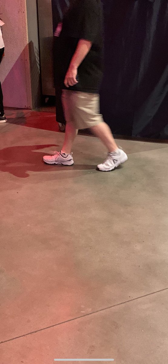 wiyos2000's tweet photo. @DadShoes2 #DadShoes #Khakisshorts #jorts #DadCalves @alyankovic show https://t.co/inss7JDDBg