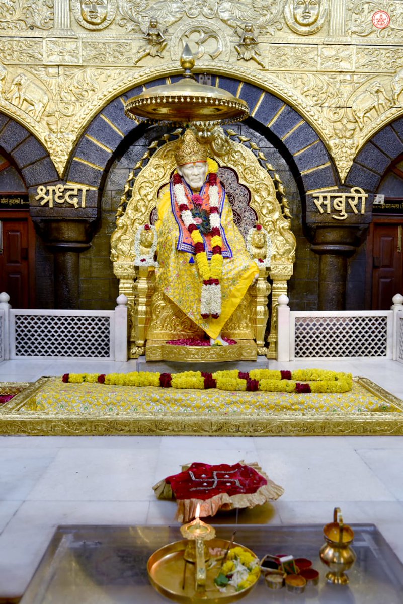 SSSTShirdi's tweet photo. *!! श्री साई नाम सुखदायी: !!*
*श्री साईबाबा समाधी मंदिर - शिर्डी*
       शनिवार  दि १५ जून २०१९
   *🌷शिर्डी माझे पंढरपूर- आरती 🌷* https://t.co/G2Y5QyJH1d