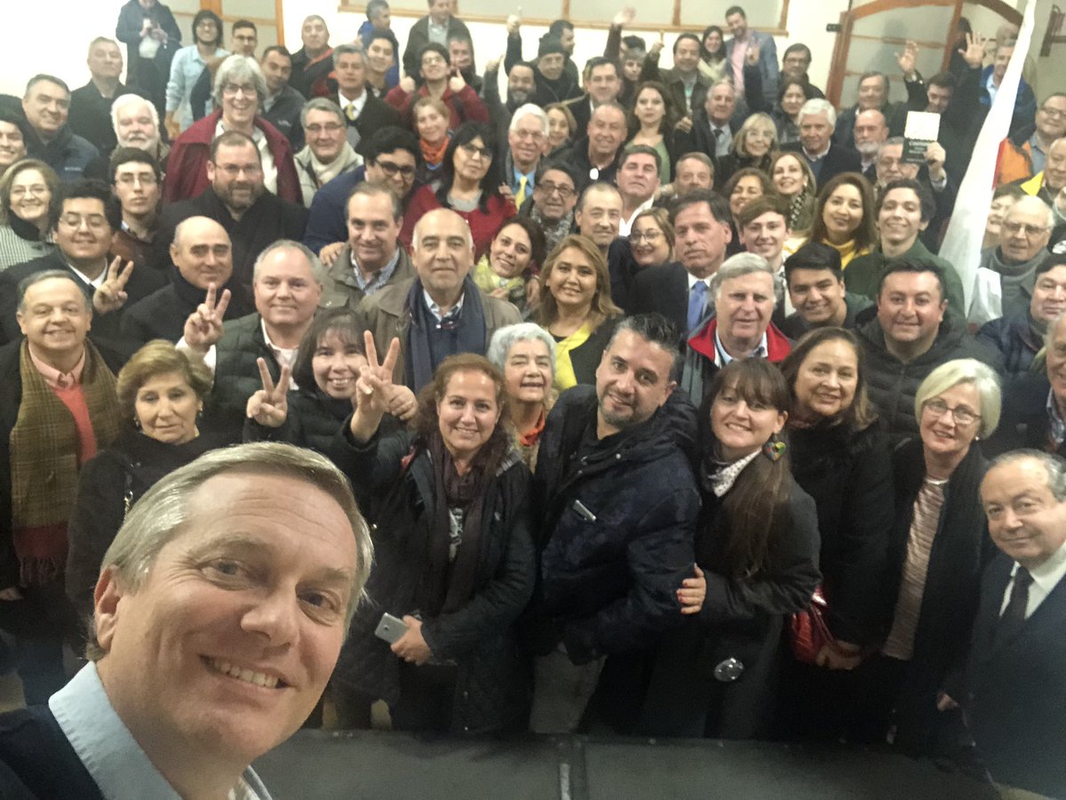 joseantoniokast's tweet photo. Cerrado la #Gira345 en Viña del Mar luego de visitar y conocer la realidad de compatriotas que viven en Puchuncavi, Quintero, Con Con y Valparaíso. #CadaDiaSomosMas ✌️ https://t.co/sOtqflFs5s