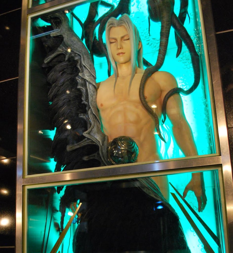 IuIu 💬 on X: sephiroth statue at the square enix store.lemme  talk to u  / X