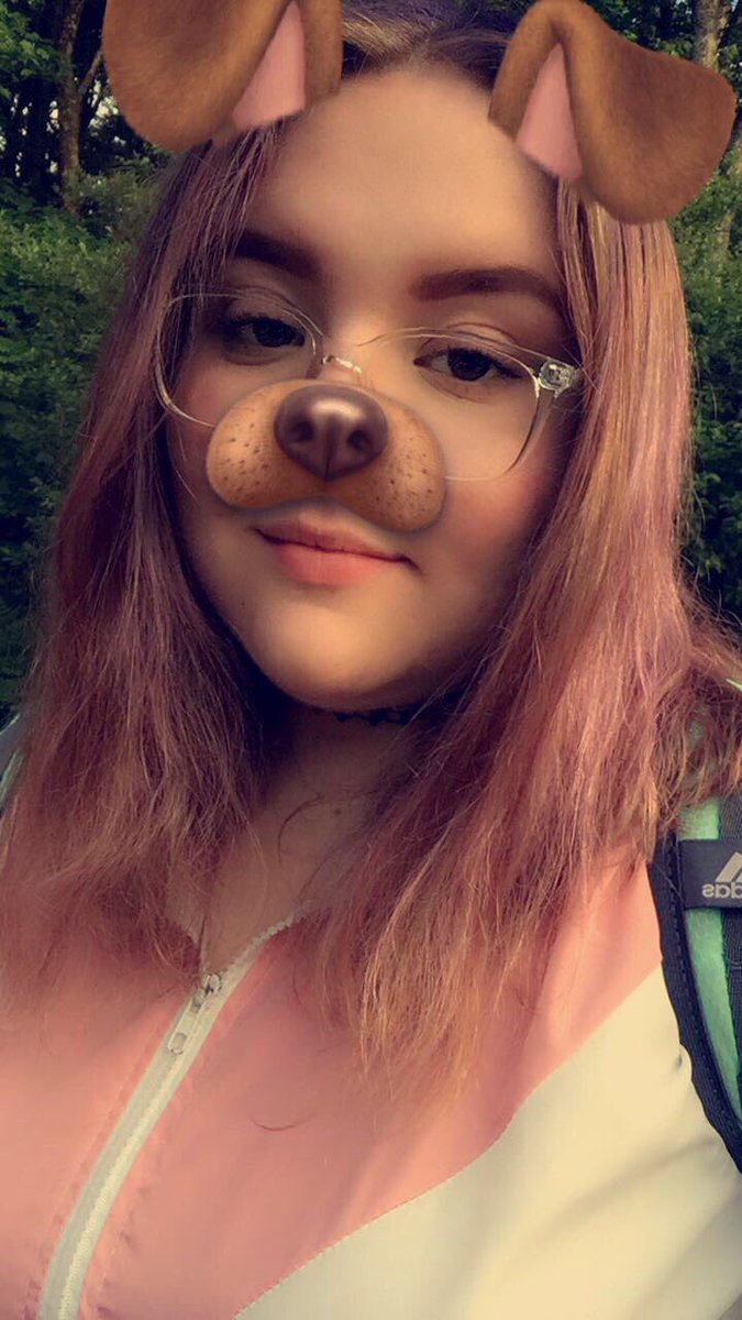 JsMothaFreakka's tweet image. this is me trying to look cute while being half awake🤣