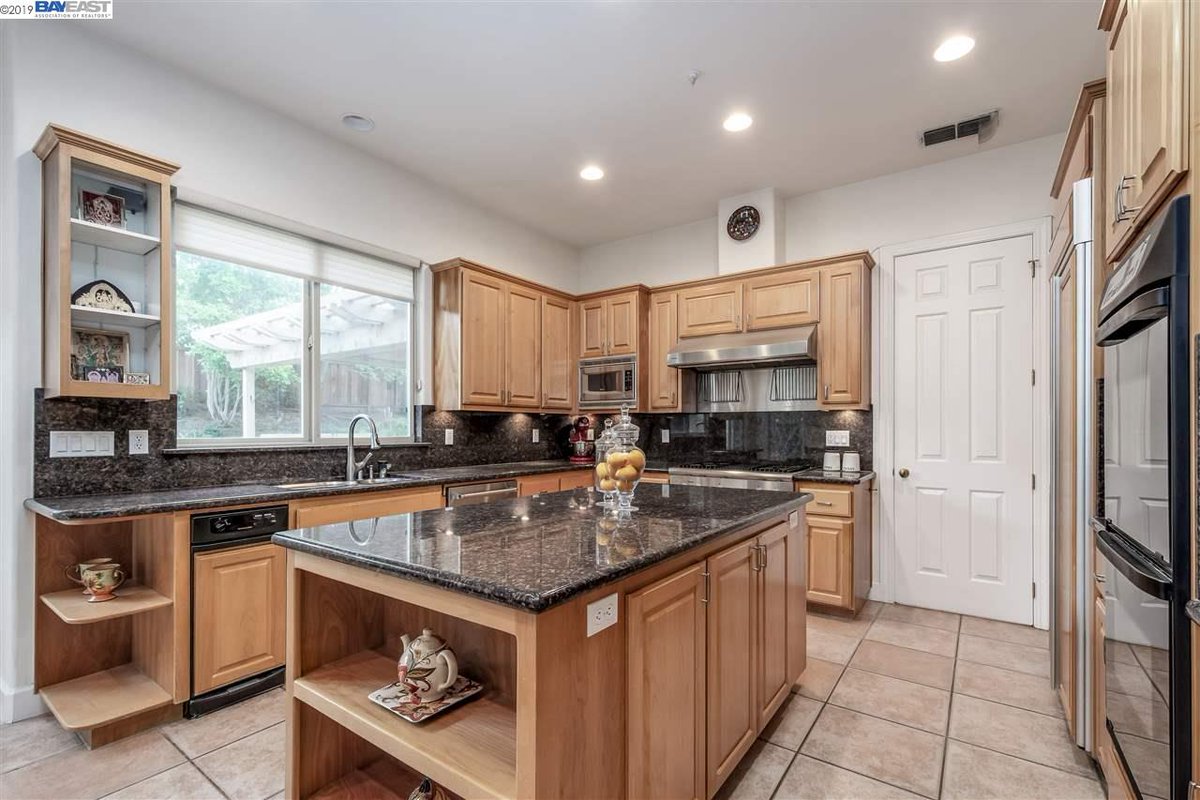 LuisaBee's tweet image. PRICE REDUCED! Check the comps! LOVE WHERE YOU LIVE! This BEAUTIFUL home is located in PRESTIGIOUS RUBY HILL on a quiet court! 

Open House Sat, Jun 15 · 1:00pm - 4:00pm

Offered at: $1,799,900

2161 Pomezia Ct, PLEASANTON, CA 94566

bit.ly/2WB7crI 

#OpenHouse #RubyHill