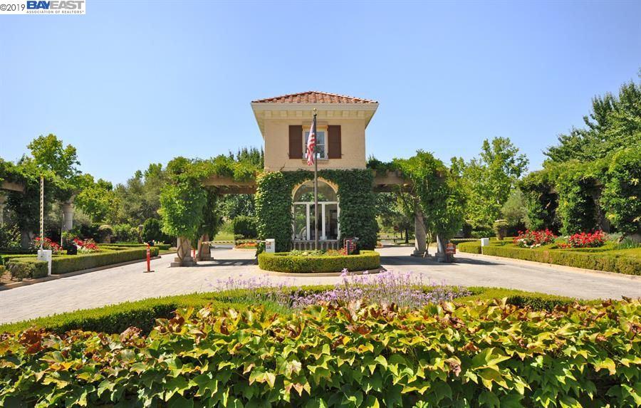 LuisaBee's tweet image. PRICE REDUCED! Check the comps! LOVE WHERE YOU LIVE! This BEAUTIFUL home is located in PRESTIGIOUS RUBY HILL on a quiet court! 

Open House Sat, Jun 15 · 1:00pm - 4:00pm

Offered at: $1,799,900

2161 Pomezia Ct, PLEASANTON, CA 94566

bit.ly/2WB7crI 

#OpenHouse #RubyHill