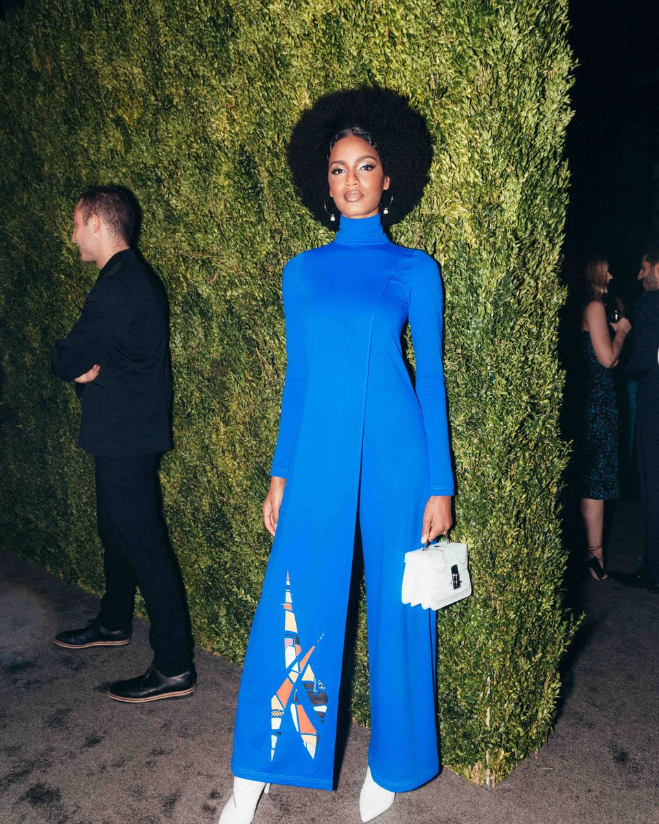 EboneeDavis's tweet photo. I be styling the fuck out myself. 💃🏾 https://t.co/r0YA4ouYoM