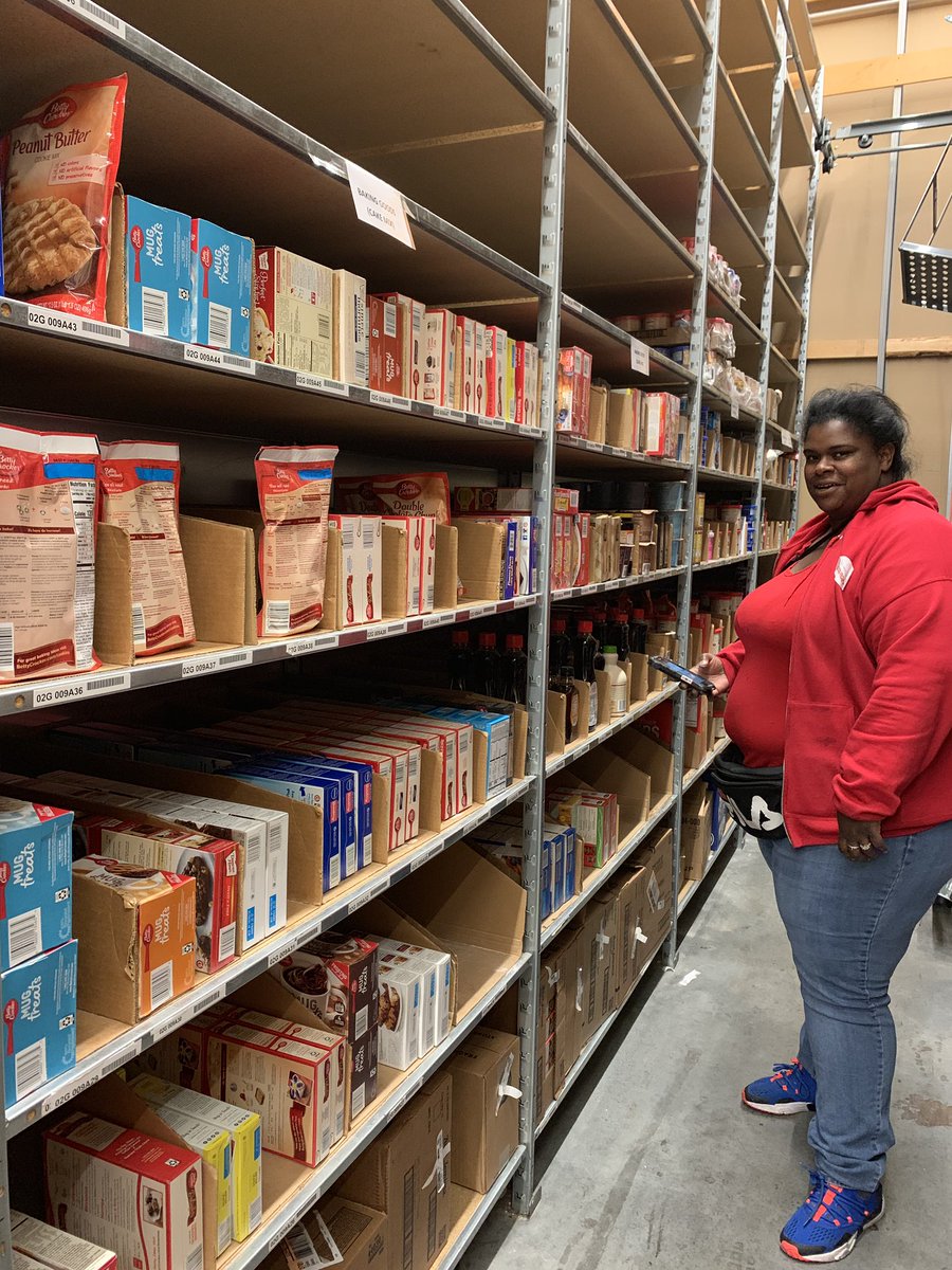 clarity_7's tweet photo. My Food &amp; Bev Experts are stylin’ and backroom profilin’. #lovemyteam #fullaisleownership #13steppin #G192Domination #BestLoop @MikeQuinn75 @m_deyle @ContrucciJoe @A_Leigh_ https://t.co/x4czjxiMeh