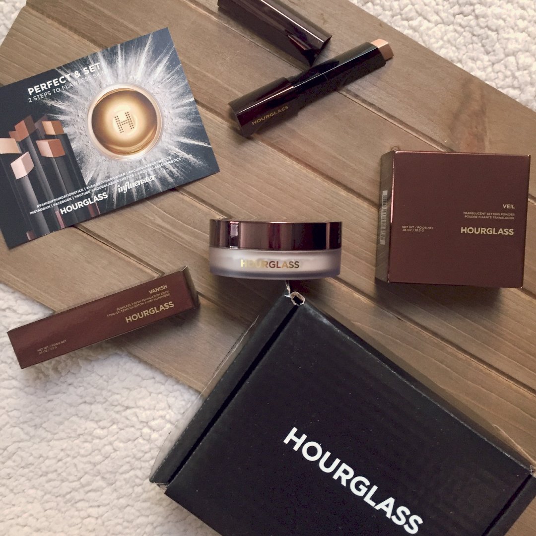 twirlynao's tweet photo. Thank you @Influenster for the @hourglasscosmetcs #VanishStickFoundation #VeilSettingPowder #complimentary https://t.co/R1GOi0EIKp