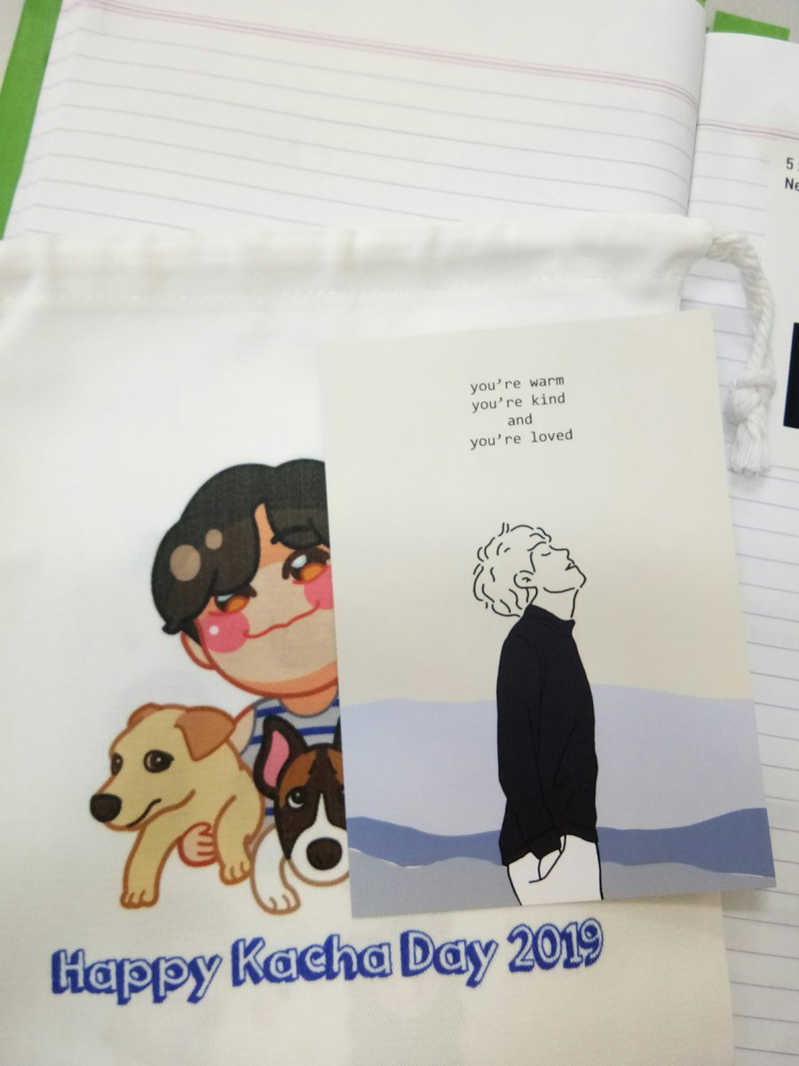 Tipboonnada's tweet photo. ได้รับแล้วนะคะ น่ารักมาก ขอบคุณมากๆค่ะ ขอบคุณทีมโปรเจคที่ทำให้มีสิ่งดีดีเกิดขึ้นมา การบรรจุหีบห่อบ่งบอกถึงความใส่ใจมาก ขอชื่นชมทีมงานค่ะ #KachaBDproject29th #KachaNontanun https://t.co/JSqr35rRn4