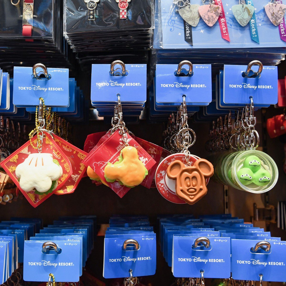 マイクとプーのフード付きキーチェーン ミッキーワッフルやリトルグリーンまんを再現！ 東京ディズニー