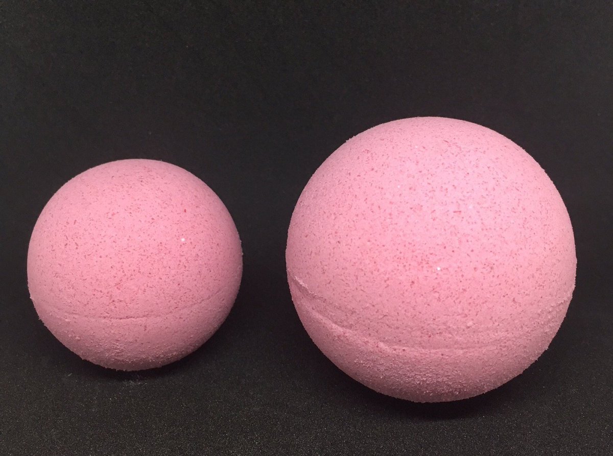 GoodKittyNats's tweet photo. Persephone's Pomegranate Bath Bomb - 5oz (ounce) Large Red Bath Fizzy https://t.co/2HuR7Pgq1e #Etsy #EtsyShop #GoodKittyNaturals #GKN #Bathfizzy #Skincare #HandcraftedSoap #Bathbomb #Naturalskincare #Handmade #PomegranateScented https://t.co/Qro7nOzm58