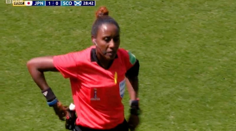 HanaGebres's tweet photo. Here is #Lidiya of Ethiopia refereeing @FIFAWWC match
#JPN 2-1 #SCO https://t.co/Gf9gOFXsxT