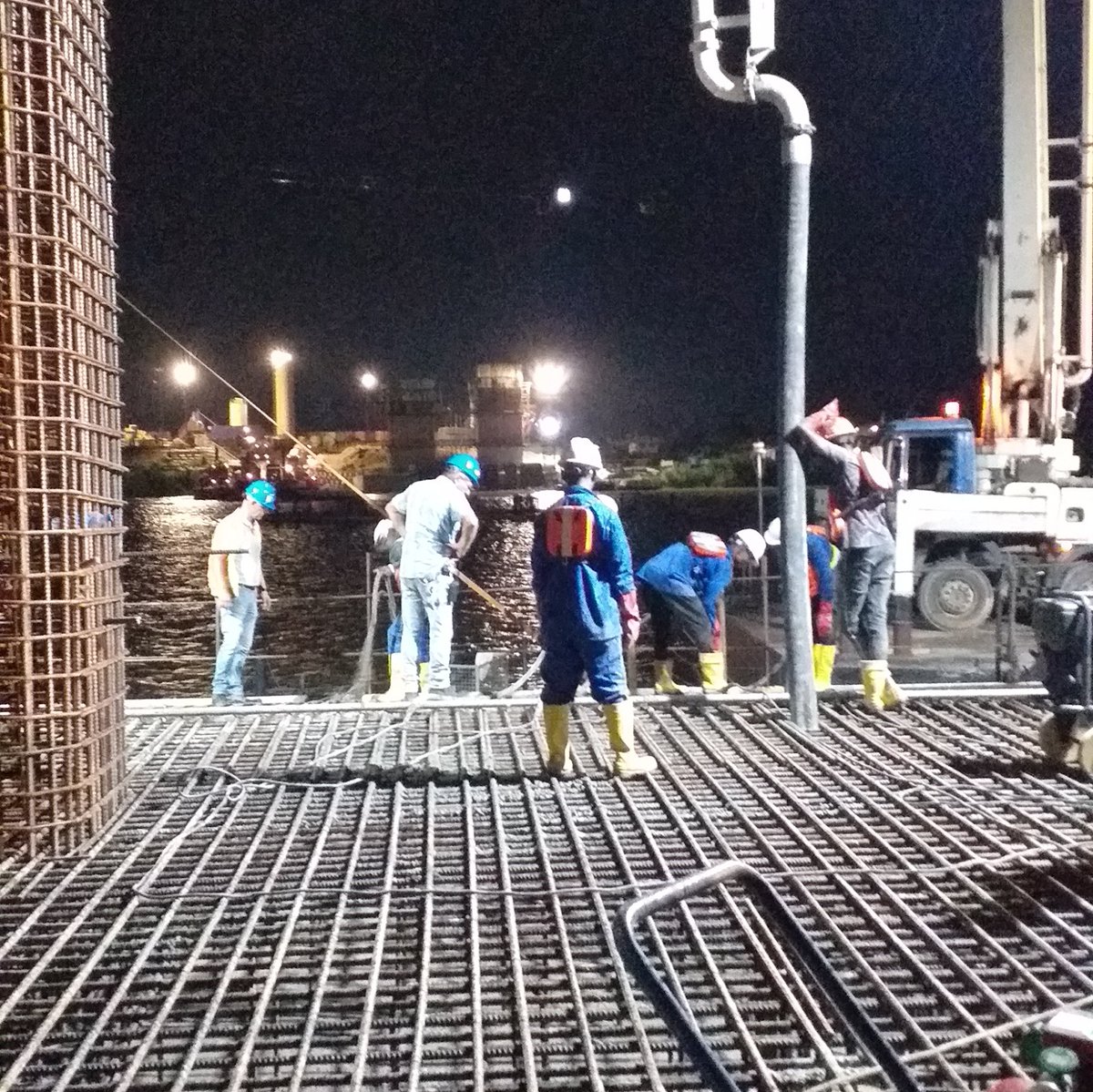 chigohumy's tweet photo. Work work work! 👷♂️ #RNB2 https://t.co/WcsQ9jndsW