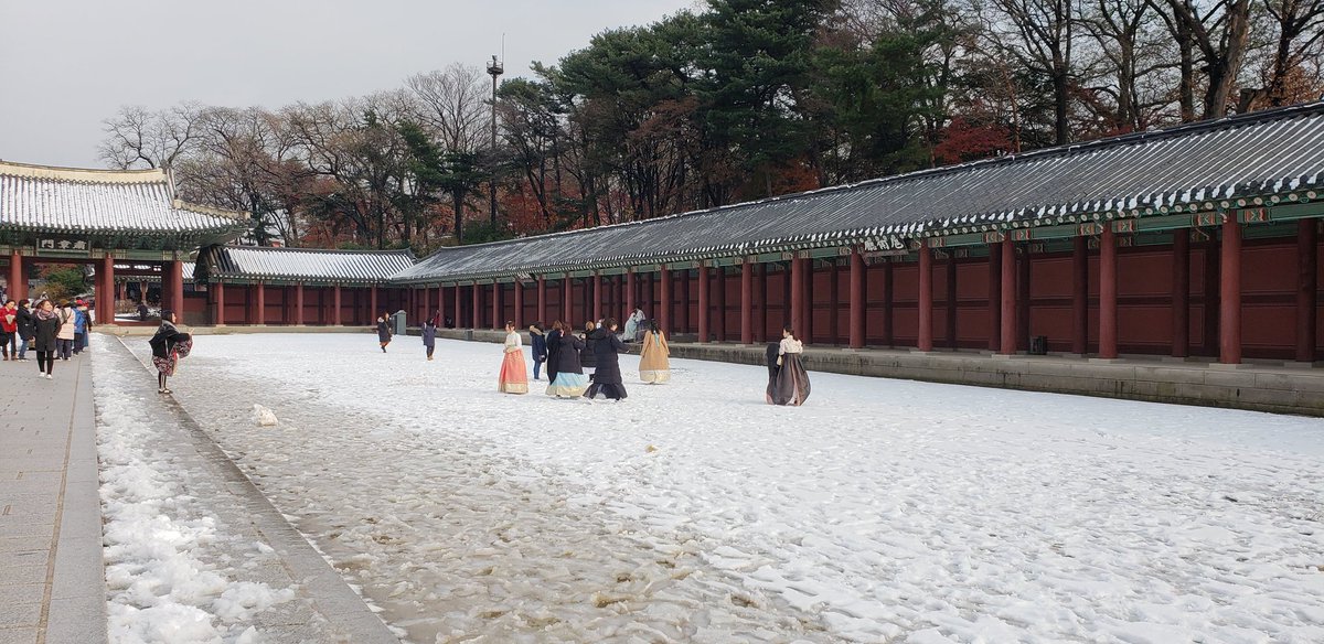 ChannelHu's tweet photo. Snow in gone..now is summer.. https://t.co/54nq3V0SKe