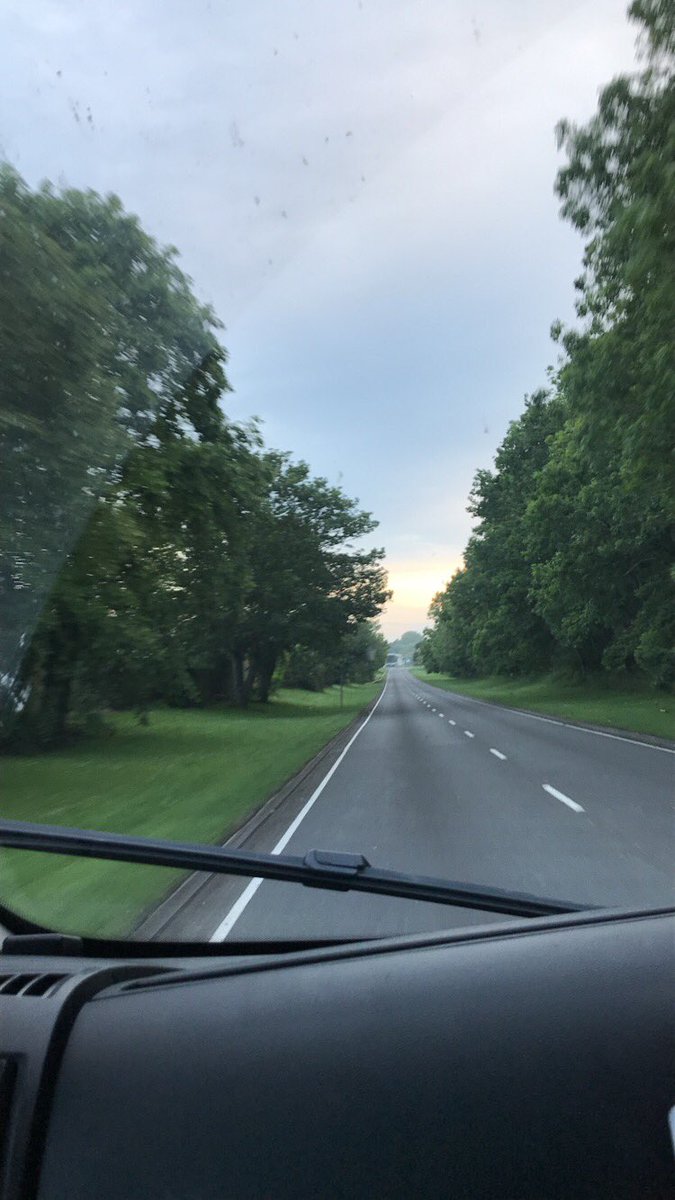 Emma_Ambo's tweet photo. 5am is around the best time of a night shift. End of shift in sight, no cars or people, sun rising on another day. One of the few perks of the night shift 👌🏼 #ShiftWorker #Ambulance #StillRatherBeSleeping https://t.co/qZp9G1Y1AP
