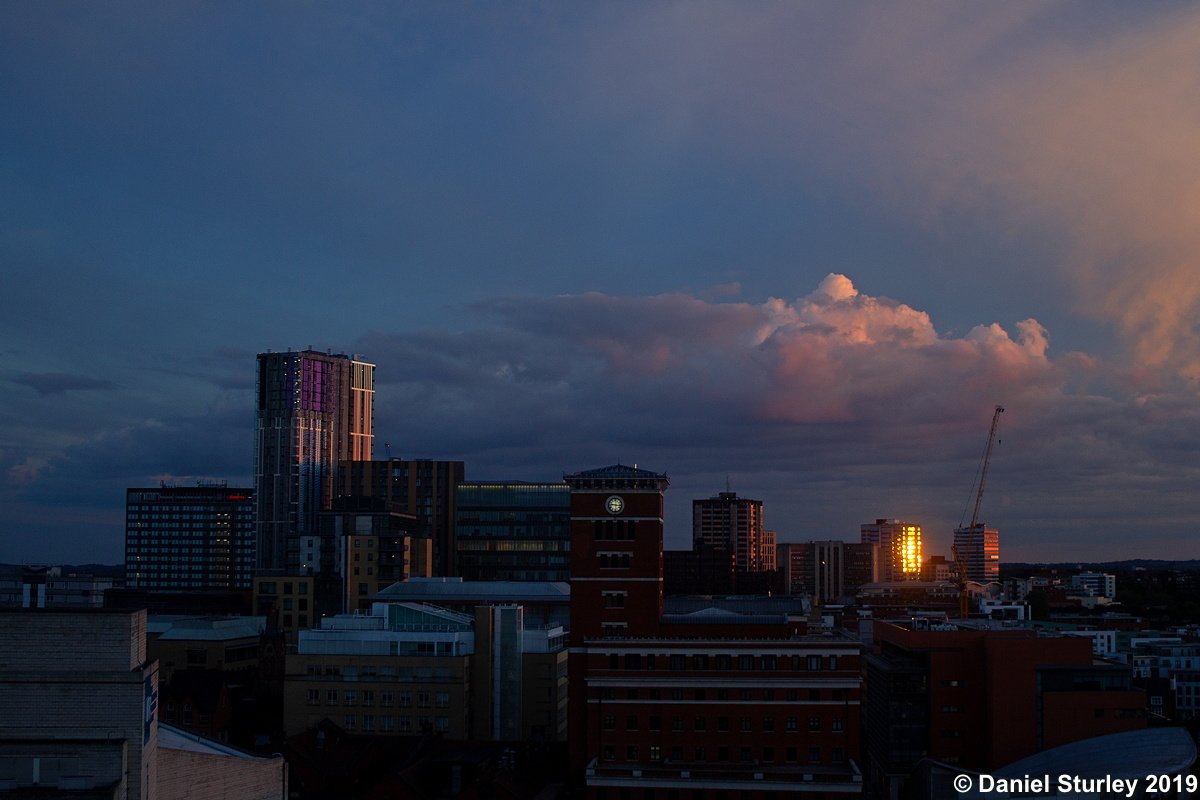 BuildsWeAre's tweet image. The view west over Brindleyplace @Brindleyplace as the sun starts to set, Bank Tower Two on Broad Street is really dominating the WestSide now. #ACityforAll #PeoplewithPassion #ConstructionwithCommunity - courtesy @ikonic_exposure