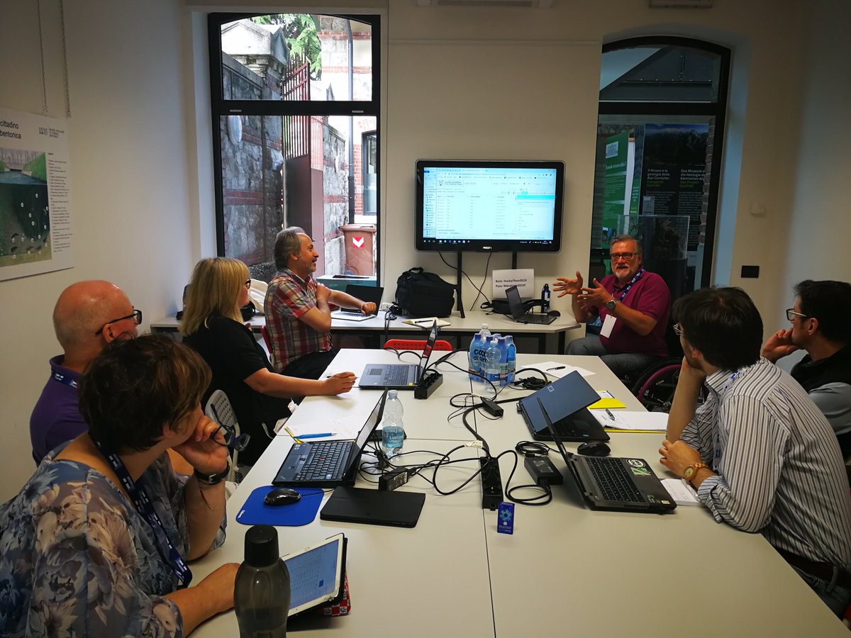 anci_fvg's tweet photo. La parola d'ordine ad #hackfvg è CONTAMINAZIONE! La maratona sugli #opendatafvg di Udine continua... https://t.co/cWZSbO28bu