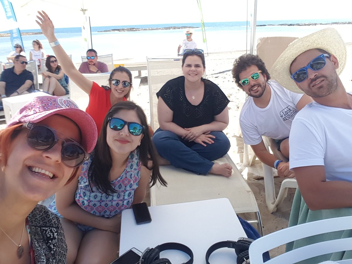 InterfaceSpain's tweet photo. @Juangonvilla En busca del seo feliz y cómo sacar el jugo a #DataStudio . ¡Con muchas ganas de escucharle!¡Desde #ColladosBeach todo se ve diferente! @seonthebeach #SOB2019 https://t.co/uuxXjVTJnj