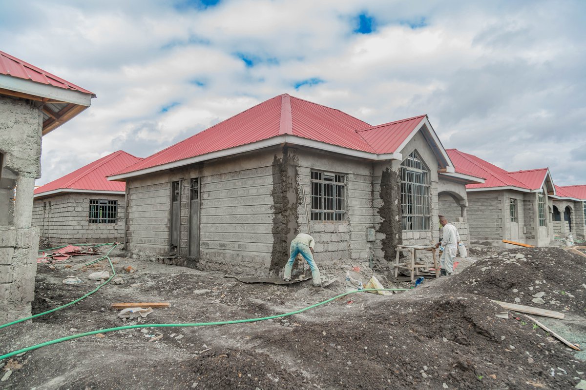 WillstoneHomes's tweet photo. Have you visited our site lately??😃🏡If not,book a site visit now!!We provide free transport 🚘during the week and free transport from RUAI Town on Saturdays.All you have to do is call us on 0711082011 to schedule your visit. #Togetherwebuildthefuture #affordablehomes#Big4Agenda https://t.co/YZ75WyZoDp