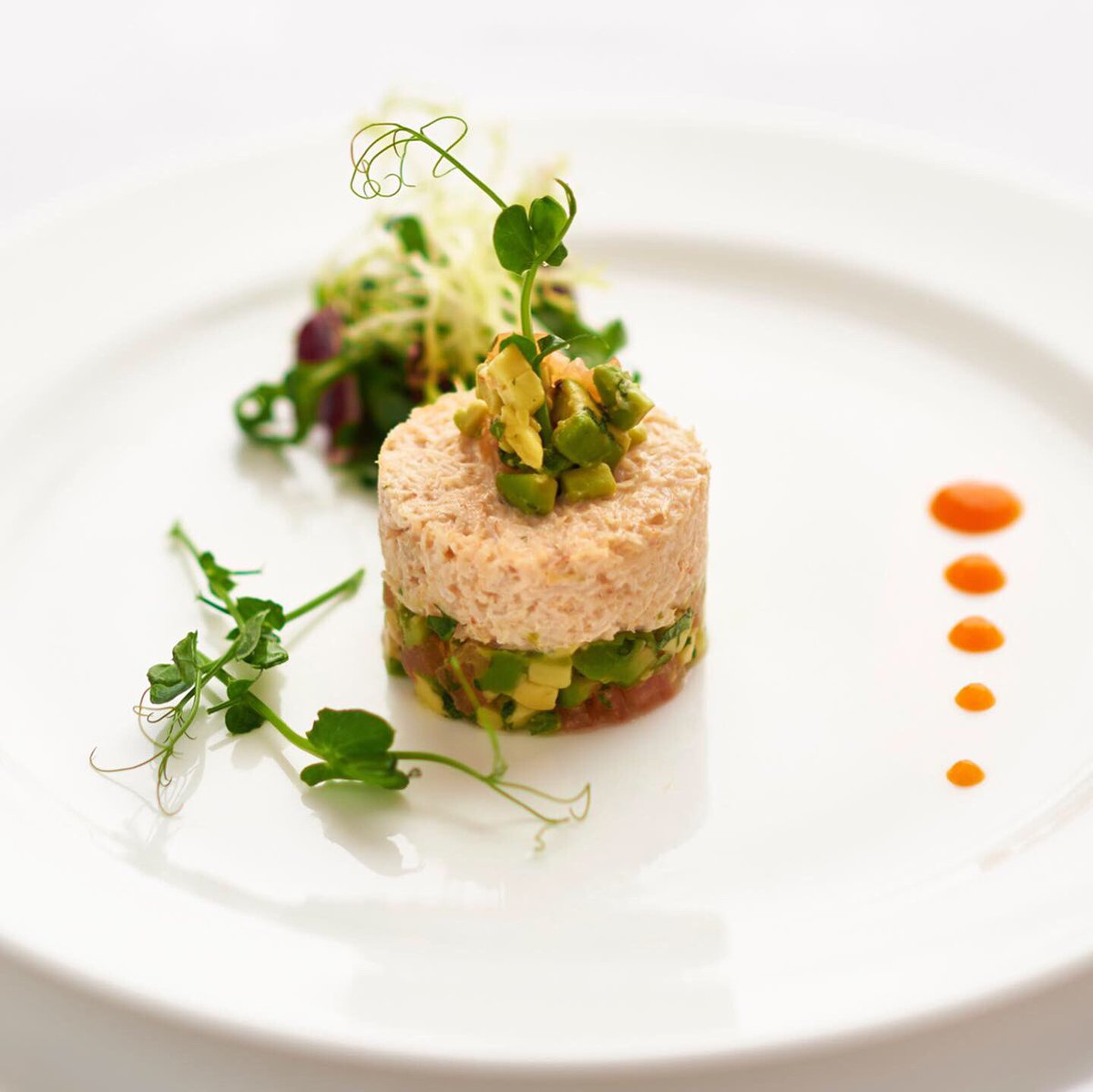 DurrantsHotel's tweet photo. Whatever the weather may have in store, we’re ready for you, #britishsummer! #goatscheesesalad #crabtian #summerpudding #applecrumble #durrantshotel #summerinlondon #londonlifestyle #londonhotel https://t.co/RfKu9fkkJI