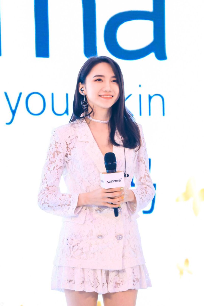 doctorserrano's tweet photo. Gran evento de presentación del nuevo #Atopises y #Mistology de @Sesderma en #China, acompañado de mi hijo y CEO de la empresa Juan Manuel Serrano. Gracias a todo el equipo que lo ha hecho posible! https://t.co/5bbN1yKZOF
