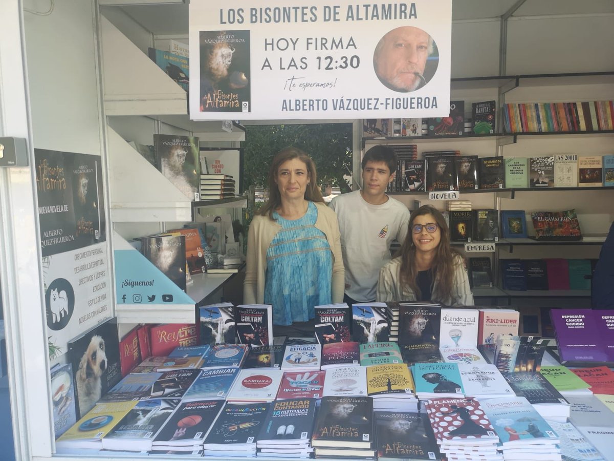 Listos en la feria para venderlo todo este fin de semana con #albertovazquezfigueroa, #alfredosanfeliz