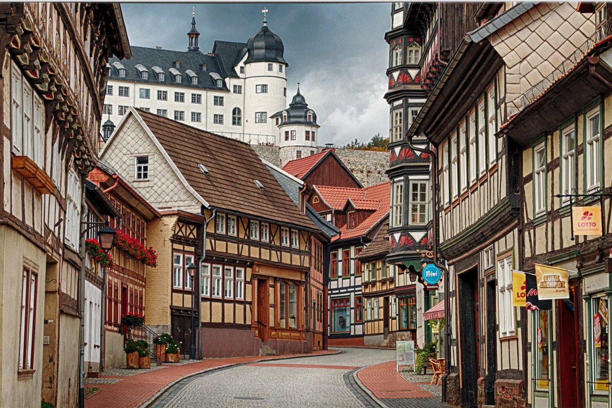 places_2's tweet photo. #Stolberg is a town in North Rhine-Westphalia, #Germany. It has a long history as an industrial town and belongs to the district #Aachen and the lower district court of Eschweiler.
#stolbergcastle https://t.co/CDsFpLOGA0