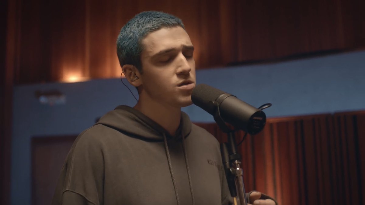 meetgreetaccess's tweet photo. Here’s a song and performance that will likely stick with you. It’s “I’m So Tired” by Lauv @lauvsongs and Troye Sivan @troyesivan A masterful job by two very talented guys! https://t.co/yyh5W2LLcn @johndanielson45 @Daniel_Son44 #Lauv #TroyeSivan https://t.co/zbUVxk3ABV