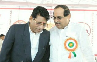 Babanrao5pute's tweet photo. ज्येष्ठ नेते श्री. राधाकृष्ण विखे-पाटील यांना वाढदिवसाच्या निमित्ताने मनःपूर्वक शुभेच्छा. पांडुरंगाच्या कृपेने त्यांना उत्तम आणि दीर्घायु मिळो, हीच प्रार्थना !

@RVikhePatil https://t.co/Ga2LwkaPFj