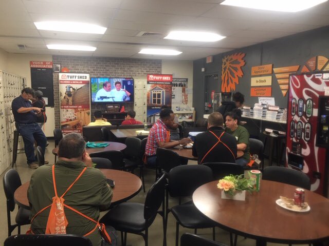 Good Afternoon Everyone,

Today was the day that HD360 had their pizza party from the Memorial Day Sales Contest.

It was a great day and the employees enjoyed their reward for winning the contest.

Here is a few pictures from the event.