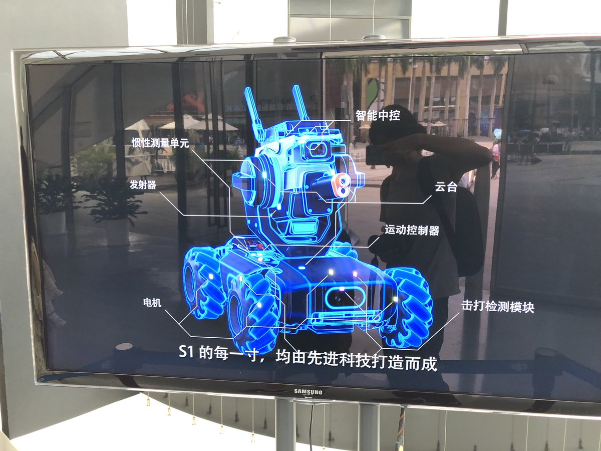 TT02580274's tweet photo. 深センの DJI(大疆创新旗舰店) にて
最新のプログラミングができるロボット
#ROBOMASTERS を確認してきた👀
2019年6月12日発売とのこと。 https://t.co/6WfizUcZVU