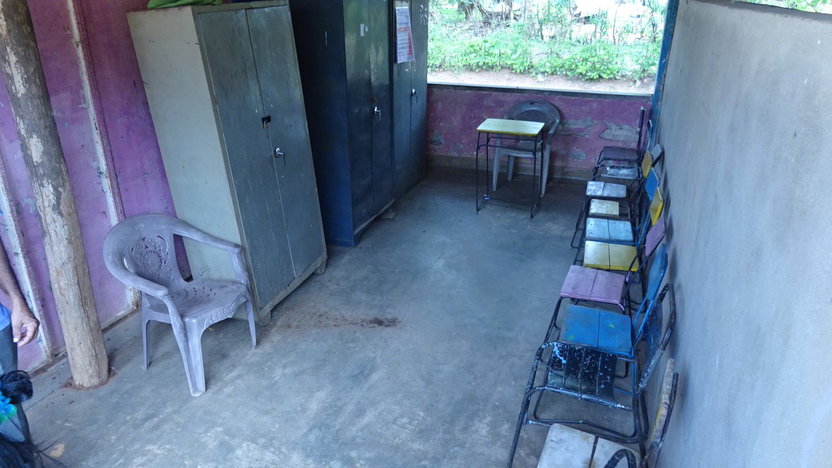 LibraryProject_'s tweet image. This is the current library they have, The roof is unstable and is about to fall on the children's heads.