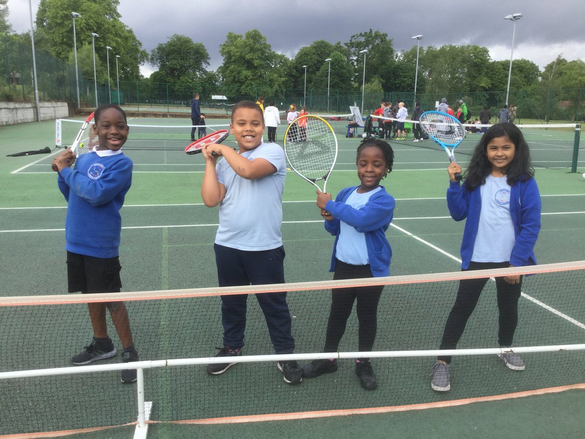 Anyone for #Tennis?  👀 out our @ShacklewellE8 squad giving💯% out on the courts at the super @hackneytennis 🎾#Schools Mini Red  #Championsip A fab day despite the weather in glorious #ClissoldPark Just ❤️ #Sport #Healthy #Happy #Active