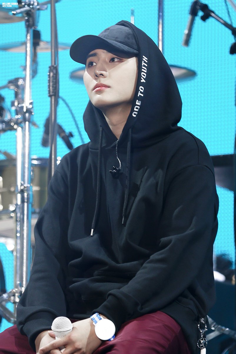 Delling_Sound6's tweet photo. 190331 Youth Encore
Always with you-*
#DAY6 #λ°μ΄μμ€ #DAY6_Youth #Youth_Encore #μν #μμΌμ΄ #YoungK https://t.co/zKQK5ai4Nx