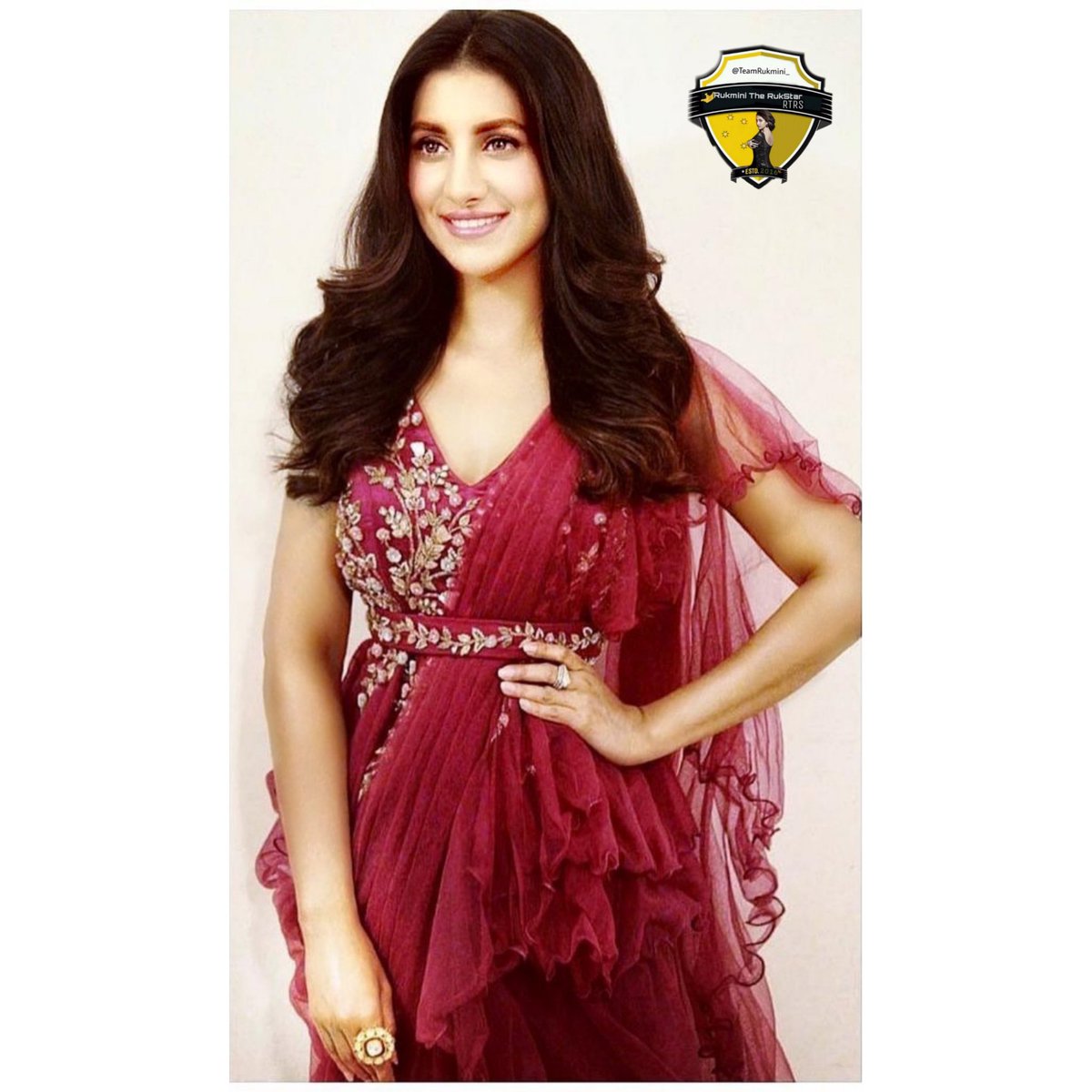 TeamRukmini_'s tweet photo. Red Diba π
11 Days To Go
#TeamRukmini #RTRS ( Rukmini The Ruk Star)
@RukminiMaitra https://t.co/wyBV58qNgL