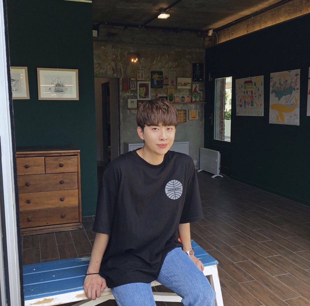 PeriShimmer's tweet photo. Boho being the softest cutie 🥺

#Mfect #Mfectable #엠펙트 #엠펙터블 #보호 https://t.co/htUpSbAZgr