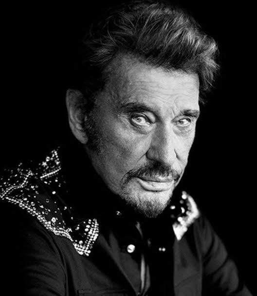 MattyRegis's tweet photo. @LHallyday Tu n’es plus là où tu étais, mais tu es partout là où je suis.❤❤

HAPPY BIRTHAY LE BOSS..❤🙏 https://t.co/TSrGohc9PV