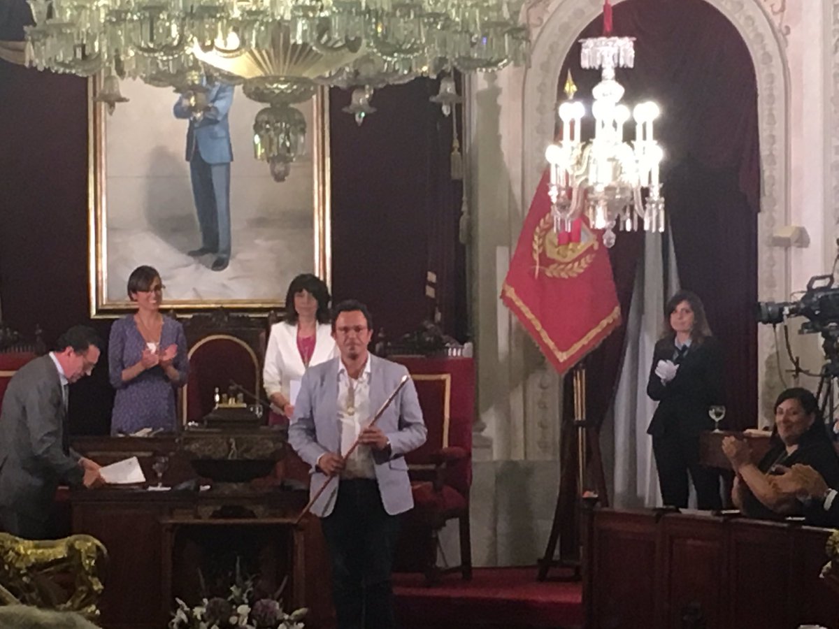 AlmudenadelCamp's tweet photo. #cadiz Resultado de las votaciones en el pleno de investidura de Cádiz: @JM_Kichi es proclamado alcalde de Cádiz con los 13 votos de sus concejales y los 5 votos en blanco del PSOE. https://t.co/yyJIMszeD3