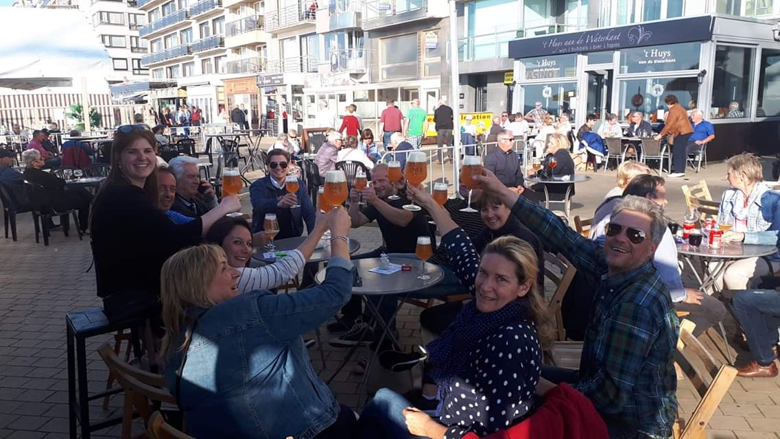 JusDeMer's tweet photo. Santé! Jus De Mer, what else? #BieraanZee #bierweekend #Middelkerke https://t.co/orwrgpIAqv