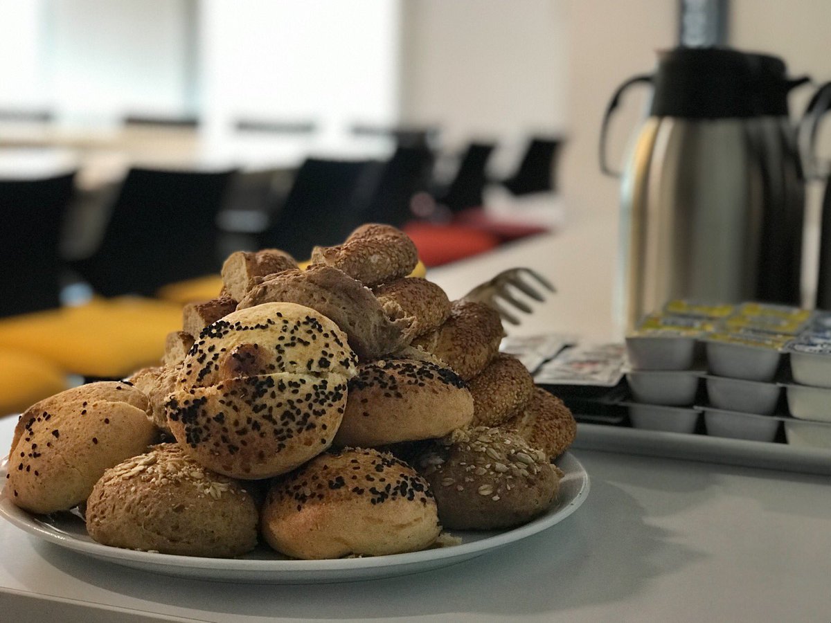 PazarlamasyonA's tweet photo. Eğitim öncesi enerji takviyesi... 🥐☕️
Bizi konforlu eğitim sınıflarıyla ve gün boyu birbirinden lezzetli ikramlarla ağırlayan @workinton’a teşekkür ederiz.
#DigitalExcellenceProgram https://t.co/uO9eOgxc9L