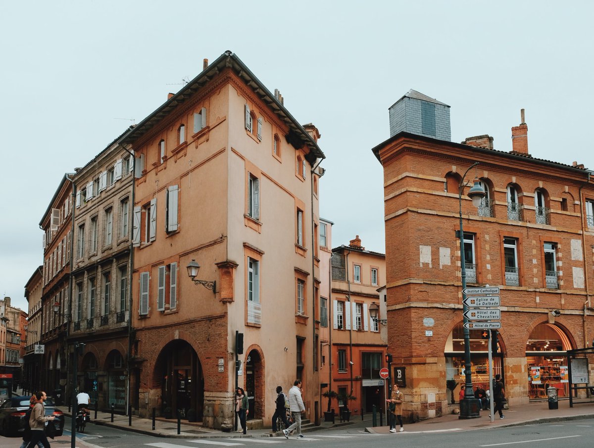 hello from toulouse, france. day one of #instatriphg2019 through #HauteGaronne w/ <a href="/TourismeHG/">HauteGaronneTourisme</a> and an awesome bunch of ManIgers from all over europe