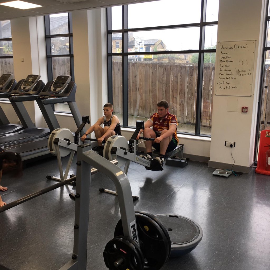 KirkleesRugbyL's tweet photo. Our very own Kirklees College rugby league team, in the gym on Wednesday ahead of becoming ready for the new College year, don’t forgot if your coming to study with Us come down to our recruitment day more details will follow very shortly #KCRL Good efforts guys top gym session! https://t.co/cmkyFyuqH1