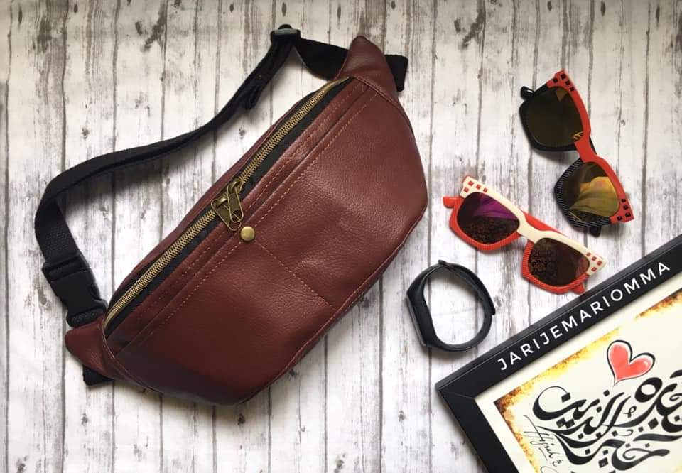 ayuoffline's tweet photo. Handmade bag
(boleh customize) nak mcm2 mne klau ade contoh design she will try to make it sebijik mcm tu.. 

Hasil tangan my sis inlaw.. ❤

Boleh follow ig or fb https://t.co/xxNchyV7Fq

Minta RT utk rezeki my SIL...thank youuu.. @KuantanTV @Twt_Kuantan https://t.co/yHGysKIVqb